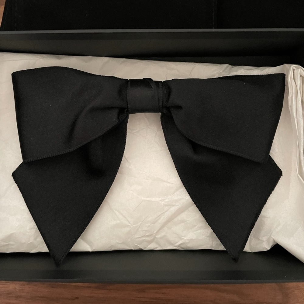 CHANEL RIBBON HAIRPIN